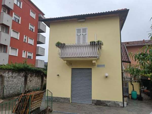 Foto Immobile Commerciale 5 locali - Rif. 136