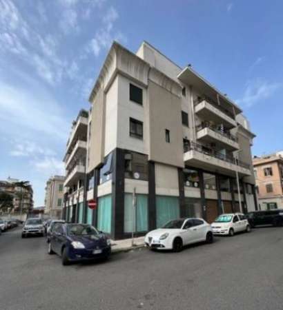 Foto Immobile commerciale in affitto a Messina - 8 locali 320mq