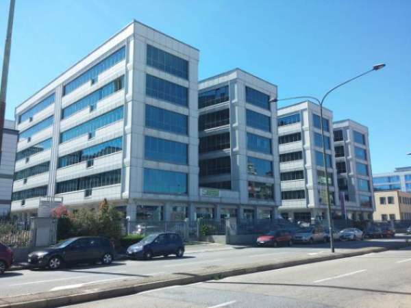 Foto Immobile di 100 m con 2 locali in affitto a Torino