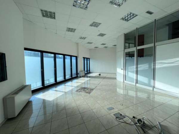 Foto Immobile di 100 m con 3 locali in affitto a Brescia