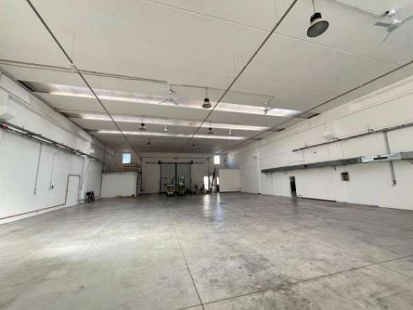 Foto Immobile di 1000 m con 3 locali in affitto a Torbole Casaglia