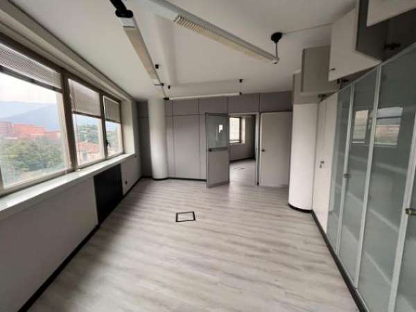 Foto Immobile di 105 m in affitto a Brescia