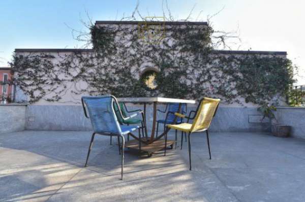 Foto Immobile di 110 m con 2 locali in affitto a Milano