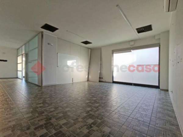 Foto Immobile di 110 m con 3 locali in affitto a Arona