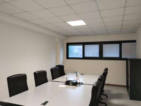 Foto Immobile di 125 m con 1 locale in affitto a Brescia