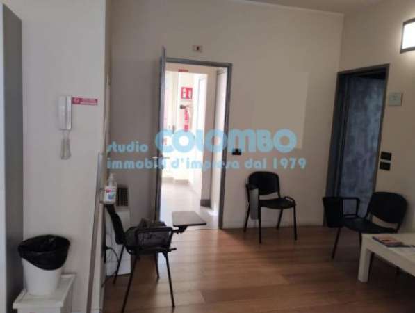 Foto Immobile di 125 m con 3 locali in affitto a Brescia