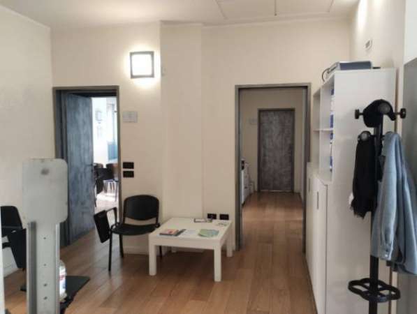 Foto Immobile di 125 m con 3 locali in affitto a Brescia