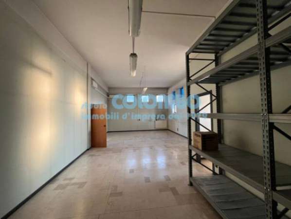 Foto Immobile di 130 m con 2 locali in affitto a Brescia