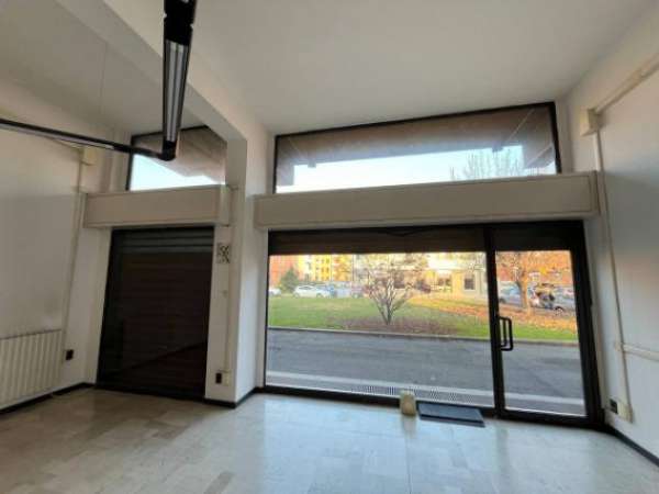 Foto Immobile di 130 m con 2 locali in affitto a Brescia
