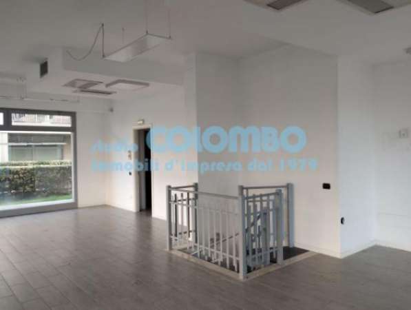 Foto Immobile di 140 m con 2 locali in affitto a Brescia