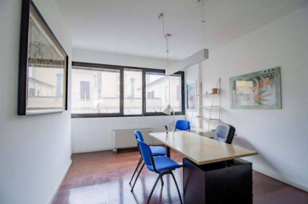 Foto Immobile di 15 m con 1 locale in affitto a Padova [rif. Affitto via Tommaseo, ufficio 1]