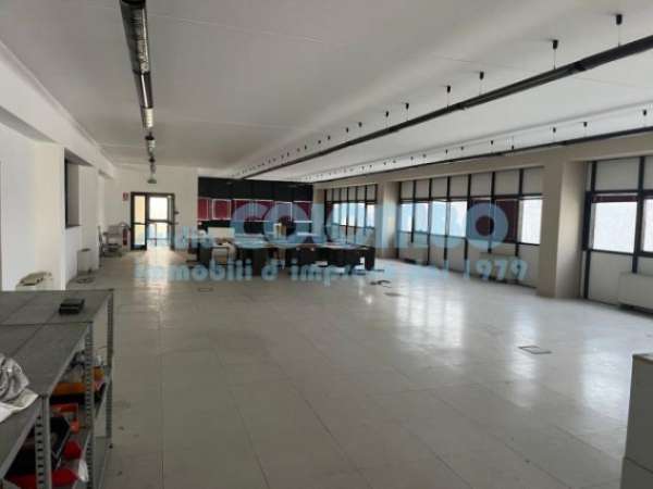 Foto Immobile di 150 m con 3 locali in affitto a Brescia