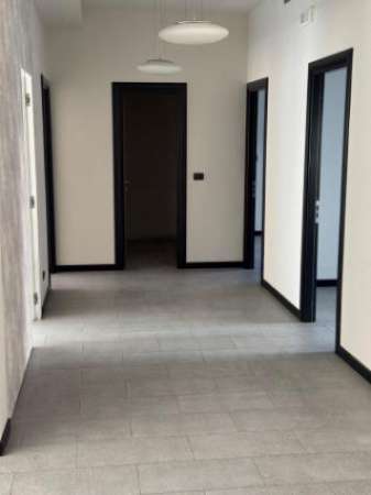 Foto Immobile di 150 m con 5 locali in affitto a Asti