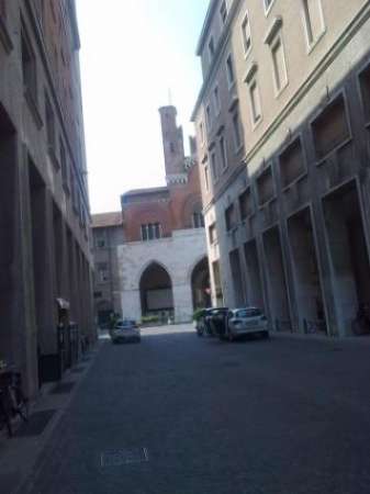 Foto Immobile di 150 m in affitto a Piacenza