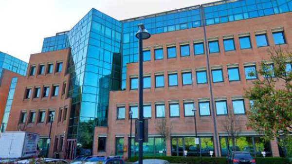 Foto Immobile di 175 m con 5 locali in affitto a Casalecchio di Reno