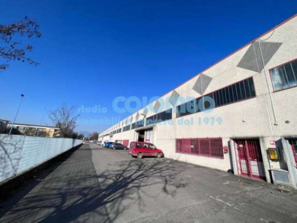 Foto Immobile di 1750 m con 2 locali in affitto a Brescia