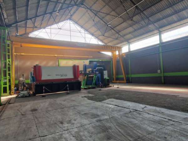 Foto Immobile di 1800 m in affitto a Garbagnate Milanese