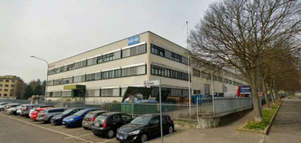 Foto Immobile di 290 m con pi di 5 locali in affitto a Casalecchio di Reno