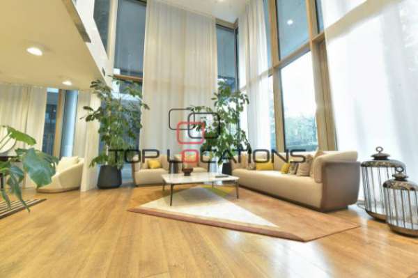 Foto Immobile di 300 m con 2 locali in affitto a Milano