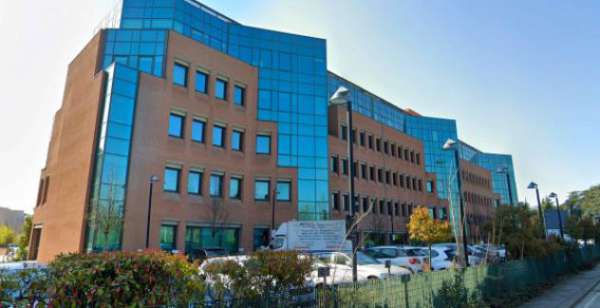 Foto Immobile di 300 m con pi di 5 locali in affitto a Casalecchio di Reno