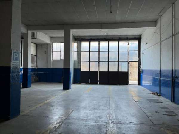 Foto Immobile di 3300 m con 1 locale in affitto a Brescia