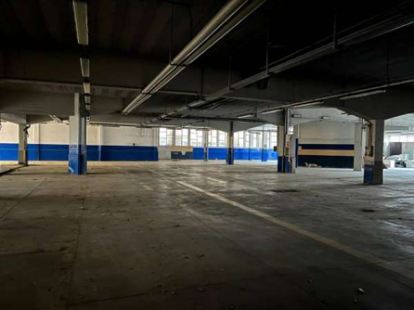 Foto Immobile di 3300 m in affitto a Brescia