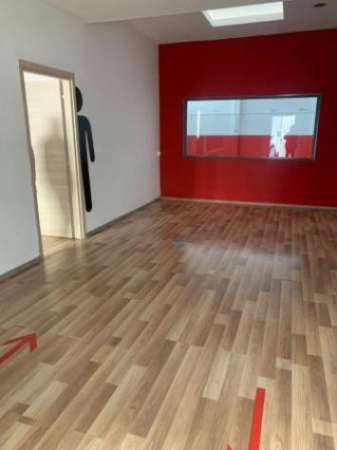 Foto Immobile di 340 m con 5 locali in affitto a Cuneo