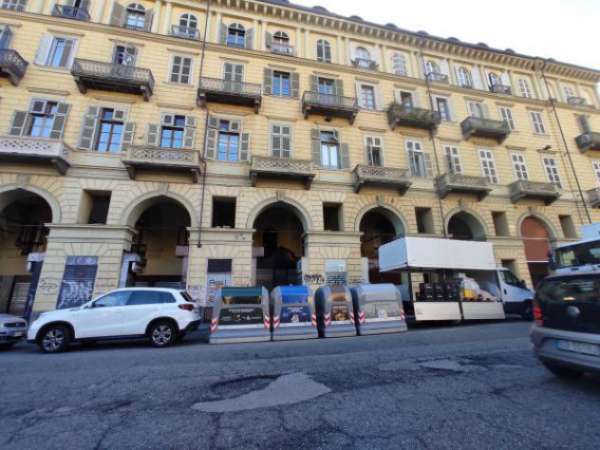 Foto Immobile di 4 m con 1 locale in affitto a Torino
