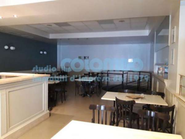 Foto Immobile di 400 m con 2 locali in affitto a Brescia