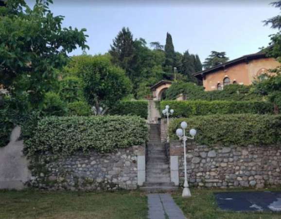 Foto Immobile di 401 m con pi� di 5 locali in affitto a Lonato del Garda