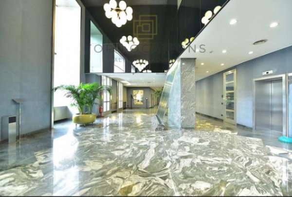 Foto Immobile di 425 m con pi� di 5 locali in affitto a Milano