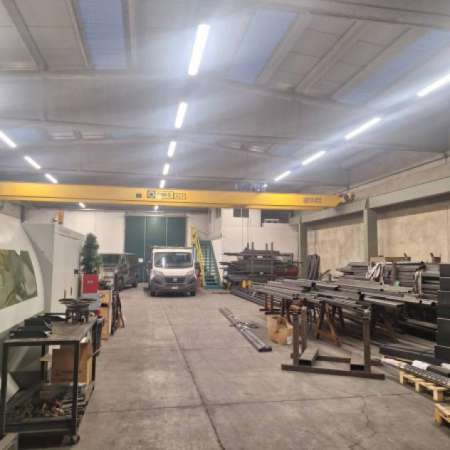 Foto Immobile di 450 m con 1 locale in affitto a Castellarano