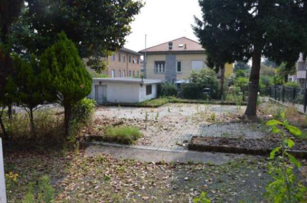Foto Immobile di 460 m con pi di 5 locali in affitto a Gallarate
