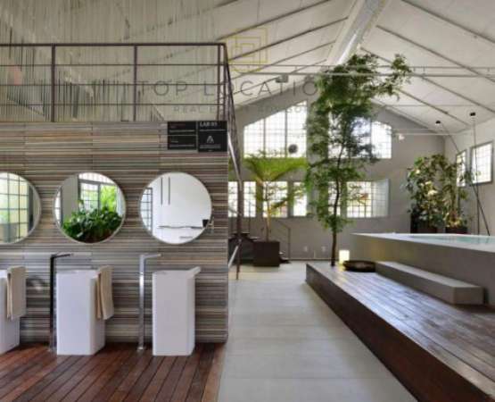 Foto Immobile di 500 m con pi� di 5 locali in affitto a Milano