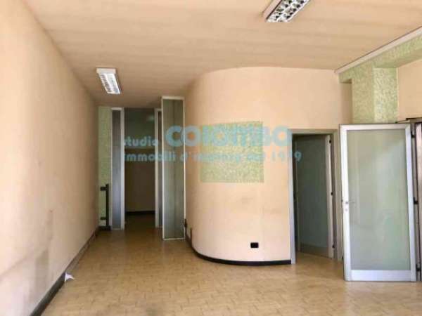 Foto Immobile di 500 m con pi di 5 locali in affitto a Villa Carcina