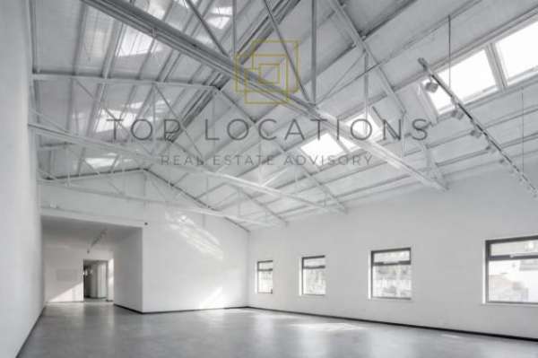 Foto Immobile di 600 m in affitto a Milano