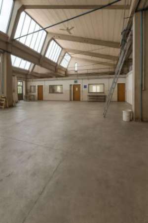 Foto Immobile di 640 m con 4 locali in affitto a Zola Predosa