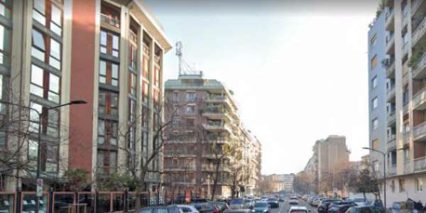 Foto Immobile di 650 m con pi di 5 locali in affitto a Milano