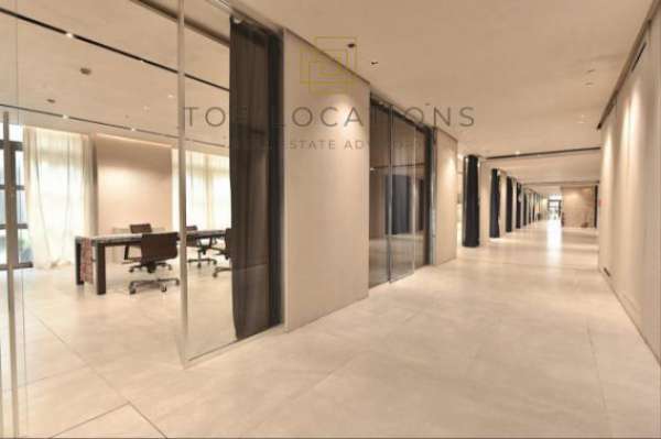 Foto Immobile di 650 m in affitto a Milano