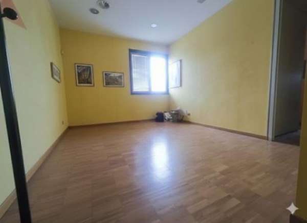 Foto Immobile di 80 m con pi� di 5 locali in affitto a Vicenza