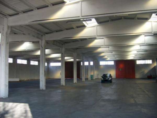 Foto Immobile di 800 m con 1 locale in affitto a Fiorano Modenese