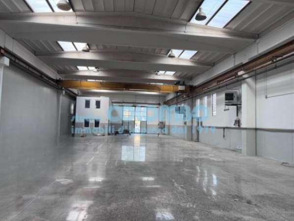 Foto Immobile di 900 m con 2 locali in affitto a Bedizzole