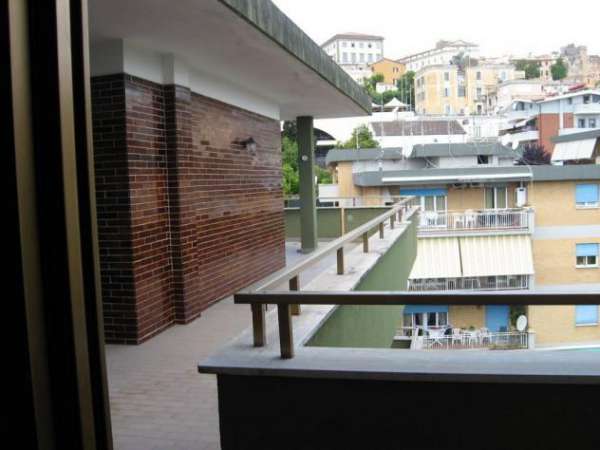 Foto Immobile residenziale in affitto a Velletri - 4 locali 160mq