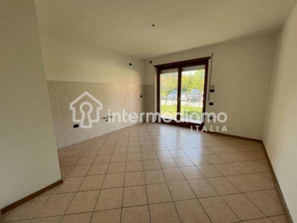 Foto IN AFFITTO - APPARTAMENTO CON GIARDINO PRIVATO