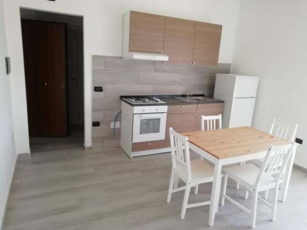 Foto in affitto appartamento Viale Europa Aversa  mq65 numero localiquattro
