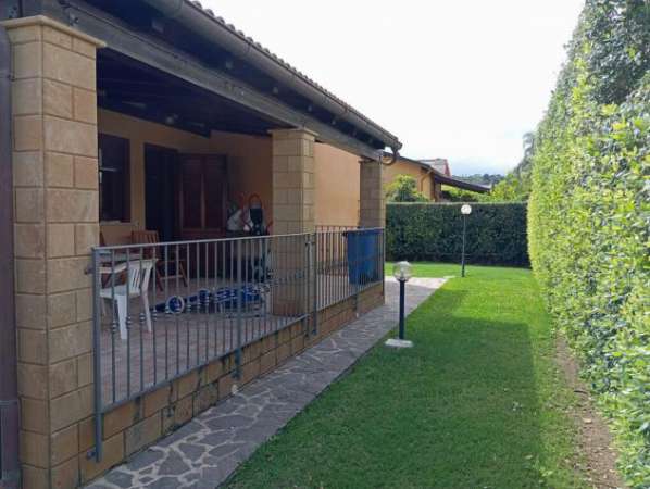 Foto in affitto villa bifamiliare vicino mare mq65 numero localitre