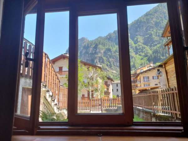 Foto Incantevole villetta a 3 piani localita Campodolcino.