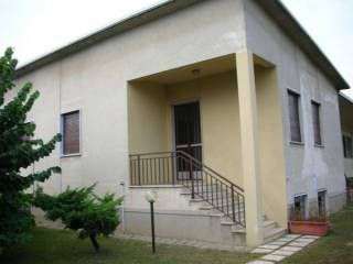 Foto Indipendente con giardino privato disponibile