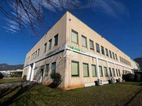 Foto Industriale/Artigianale in affitto a Brescia