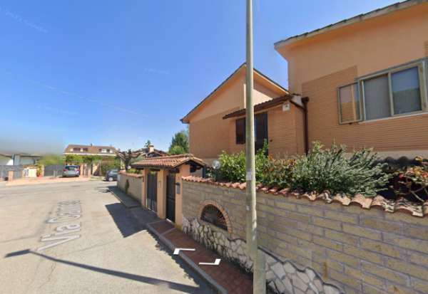 Foto INFERNETTO BILOCALE CON GIARDINO PRIVATO